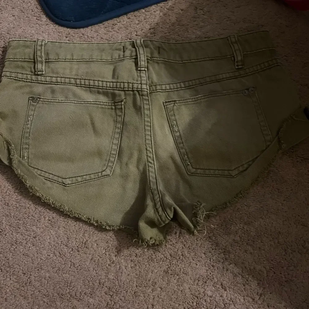 Free people green short shorts‎ 26